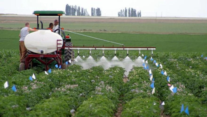 聚磷酸铵作为农业肥料的应用方面,目前在我国尚处于起步阶段,作为生产